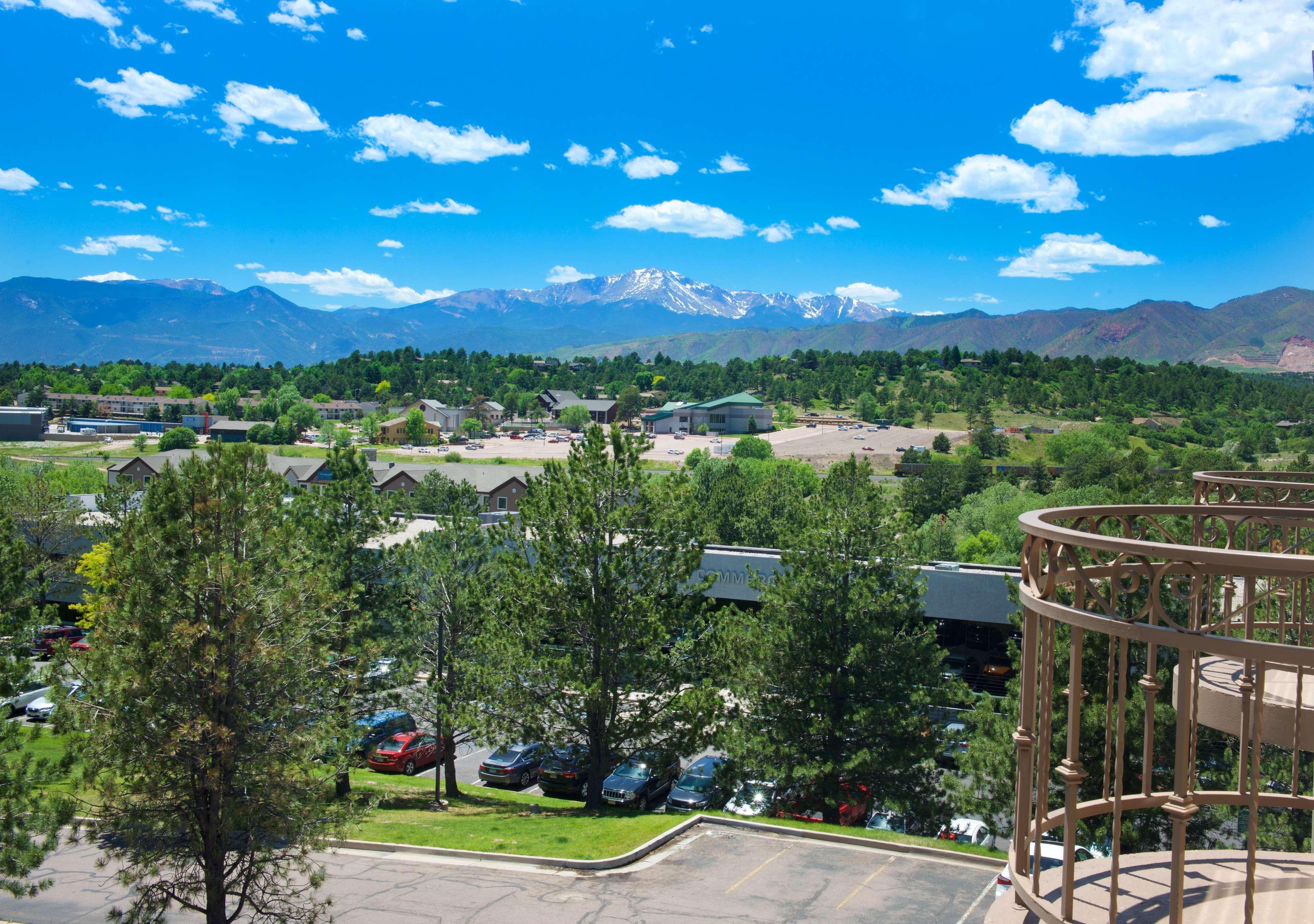 Embassy By Hilton Hotel Colorado Springs