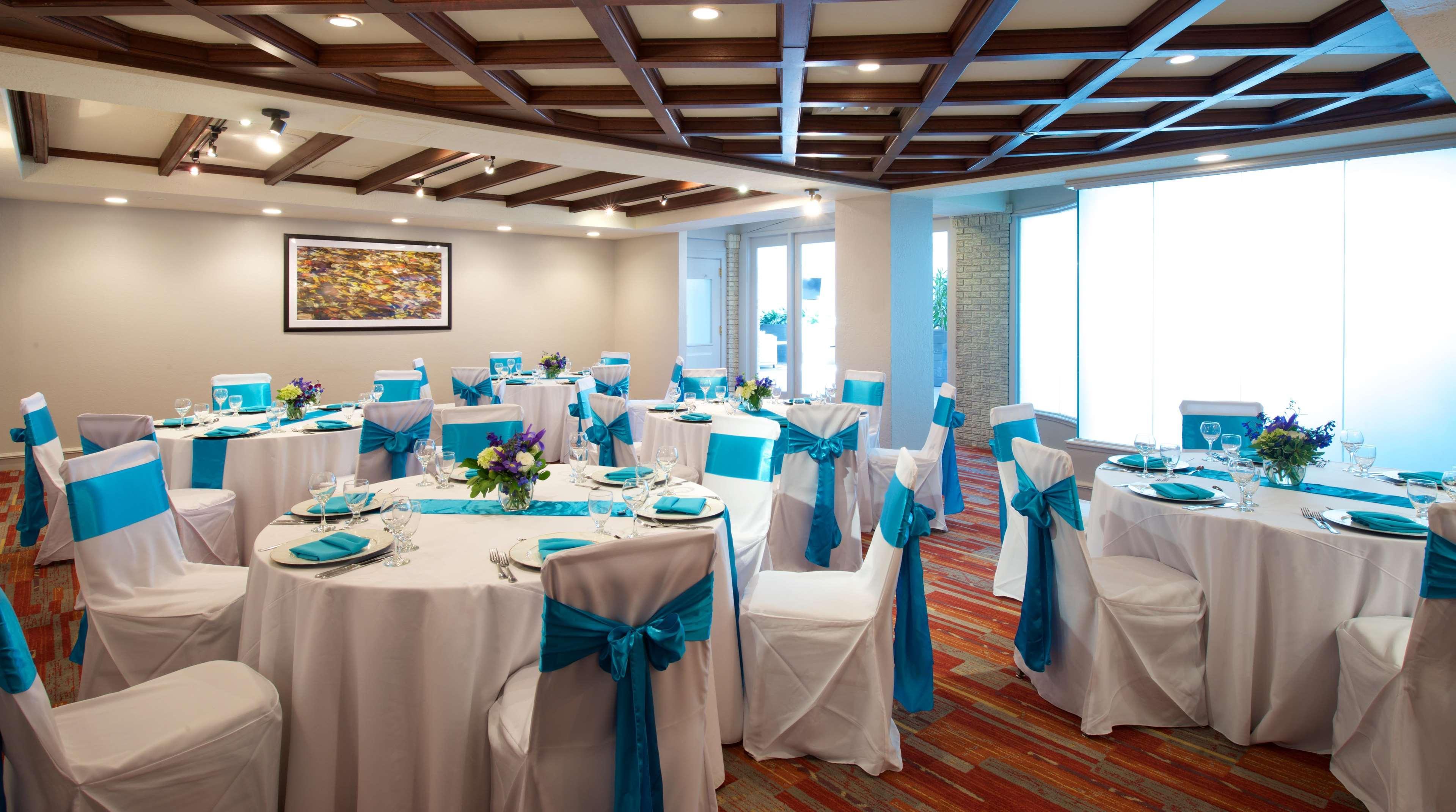 Embassy By Hilton Hotel 4*
