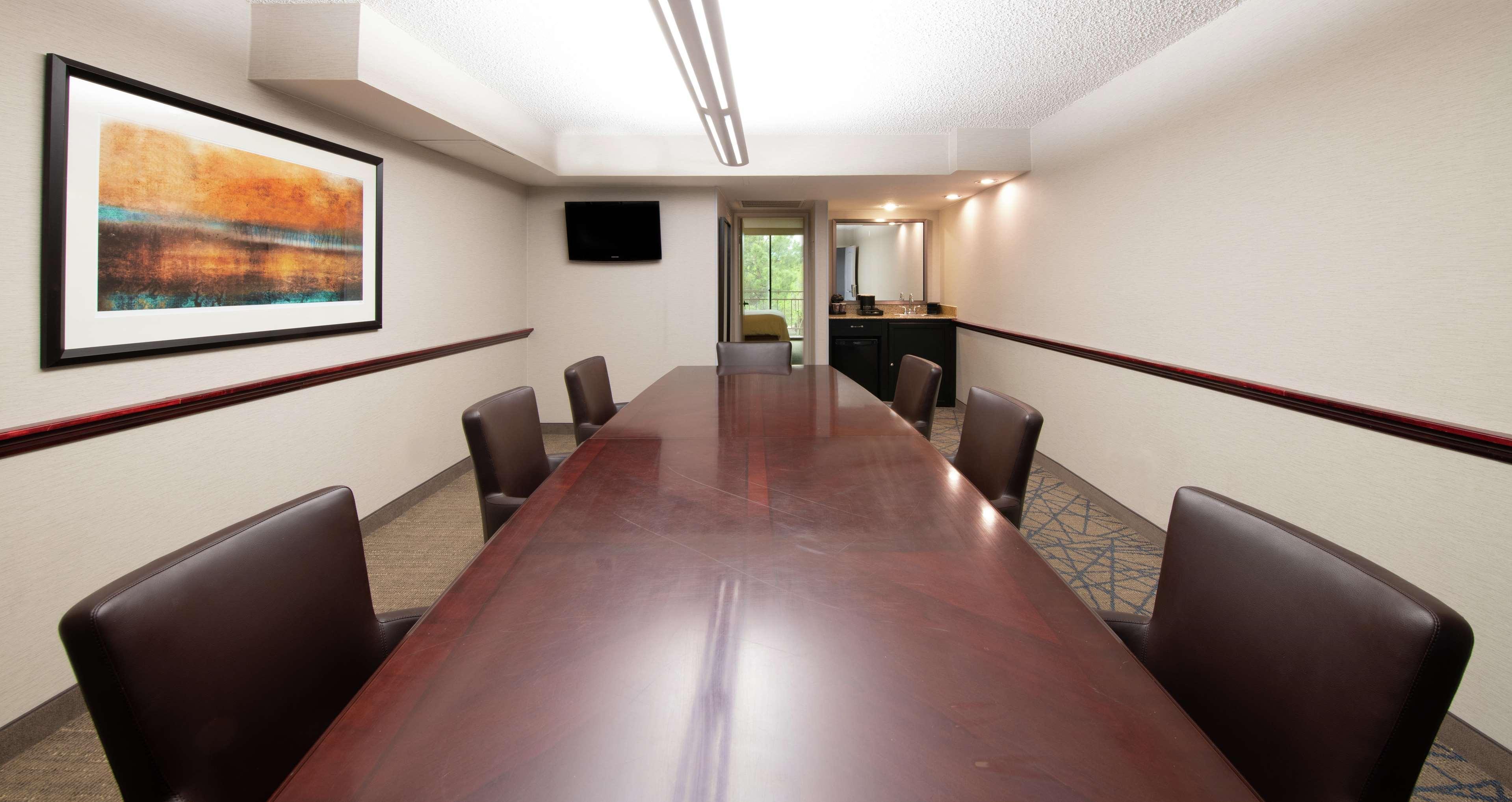 Embassy By Hilton 4*