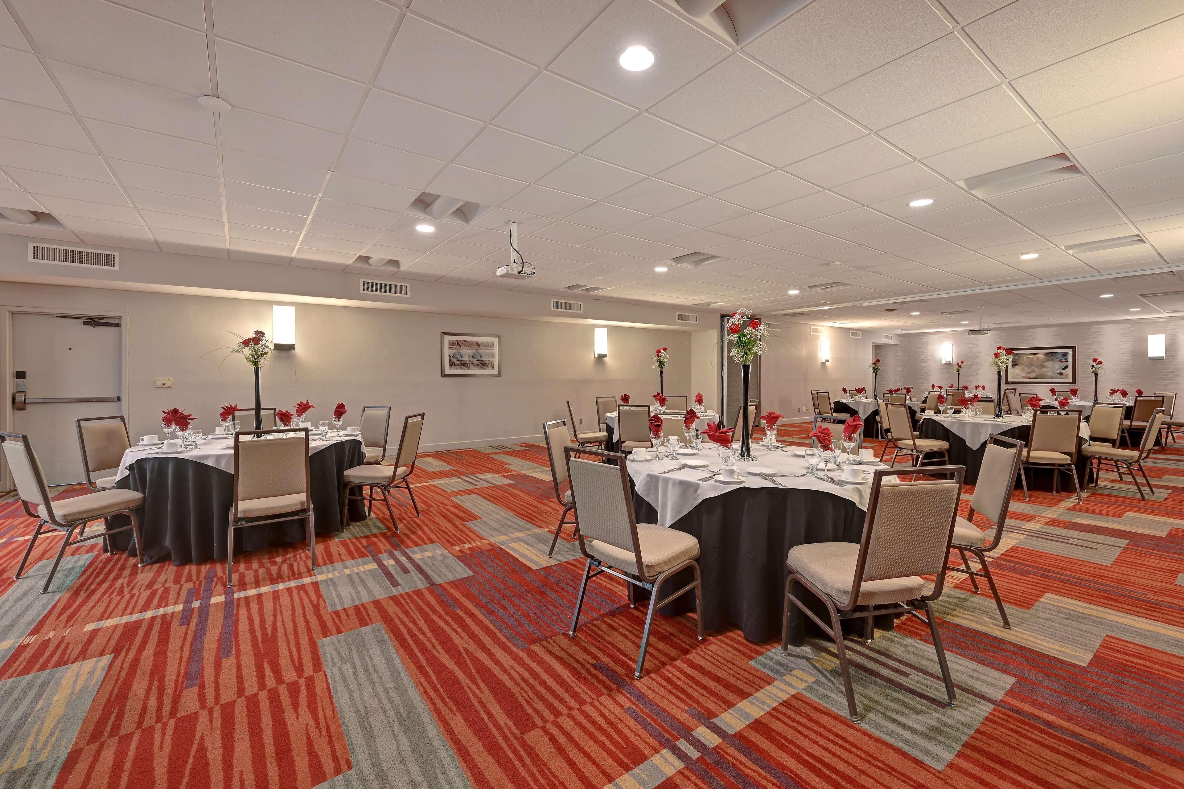 Embassy By Hilton Hotel 4*
