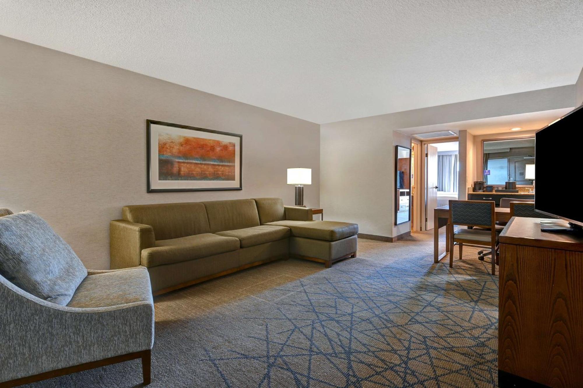 Embassy By Hilton Hotel Colorado Springs